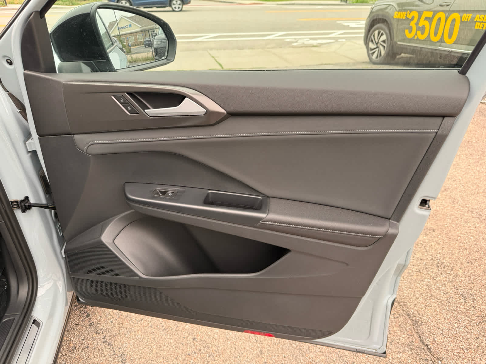 2026 Volkswagen Taos SE Black