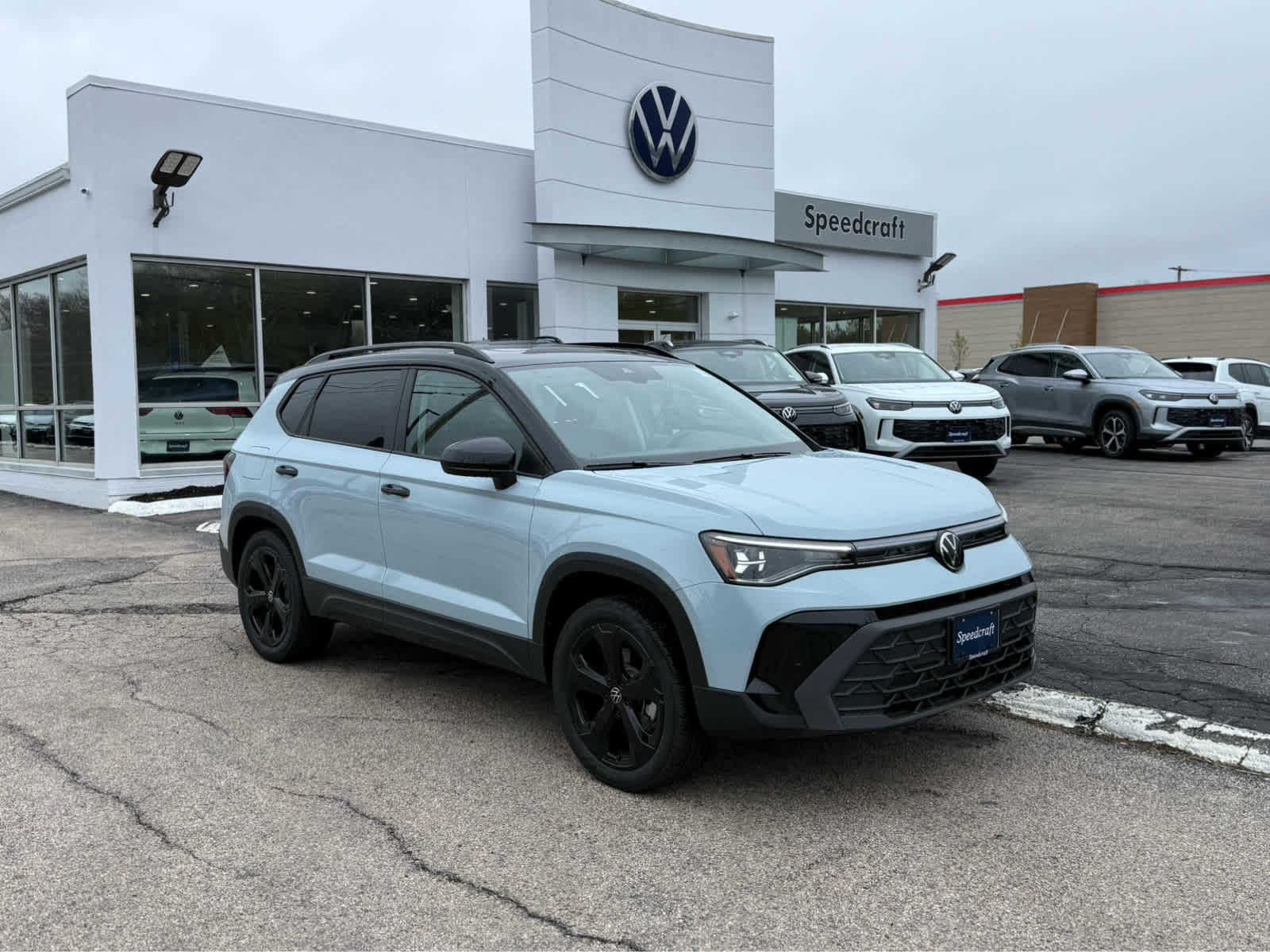 2026 Volkswagen Taos SE Black