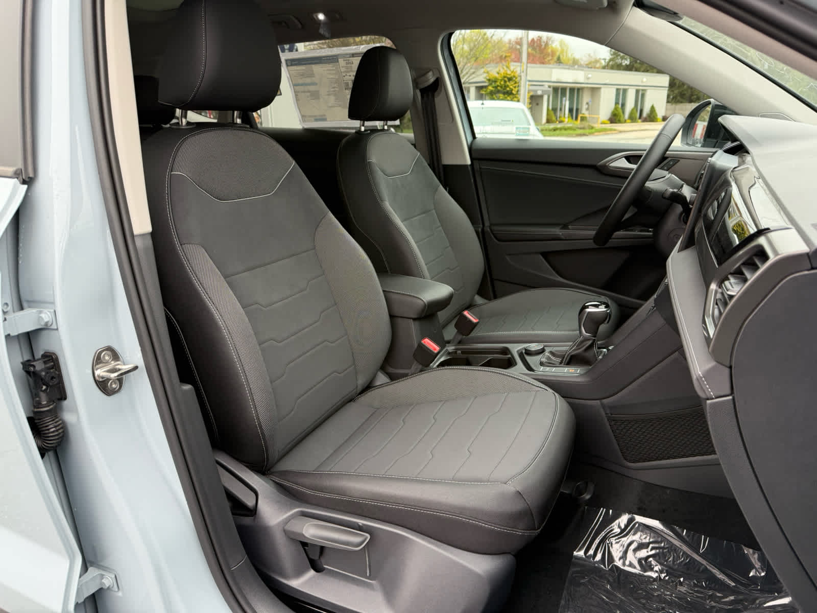 2026 Volkswagen Taos SE Black