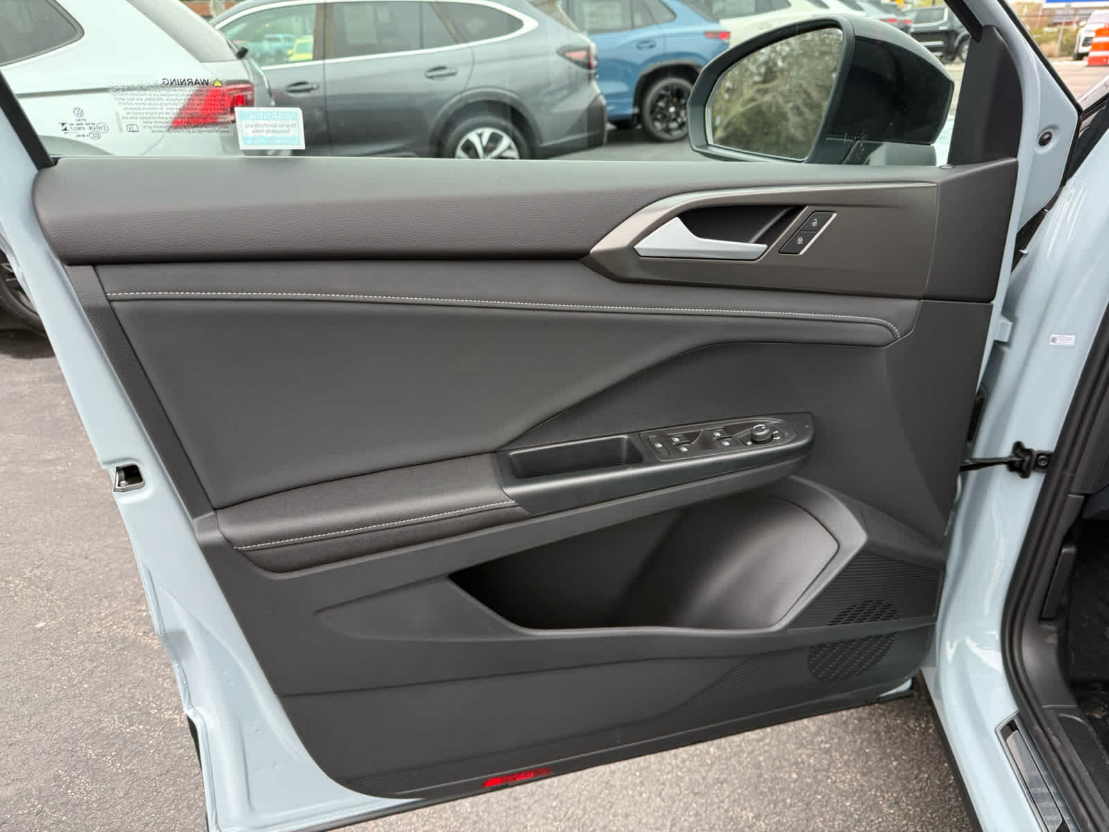 2026 Volkswagen Taos SE Black