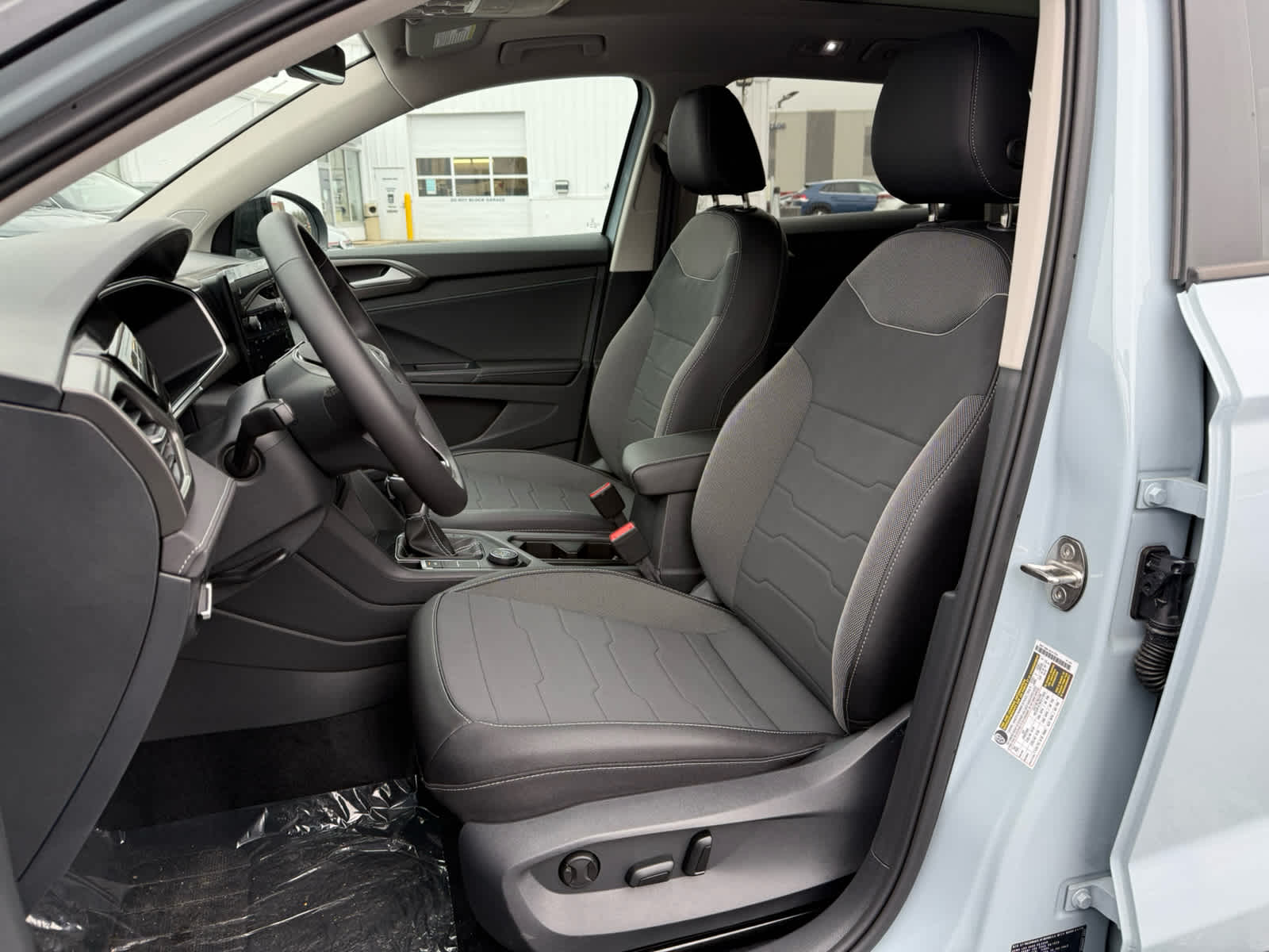 2026 Volkswagen Taos SE Black