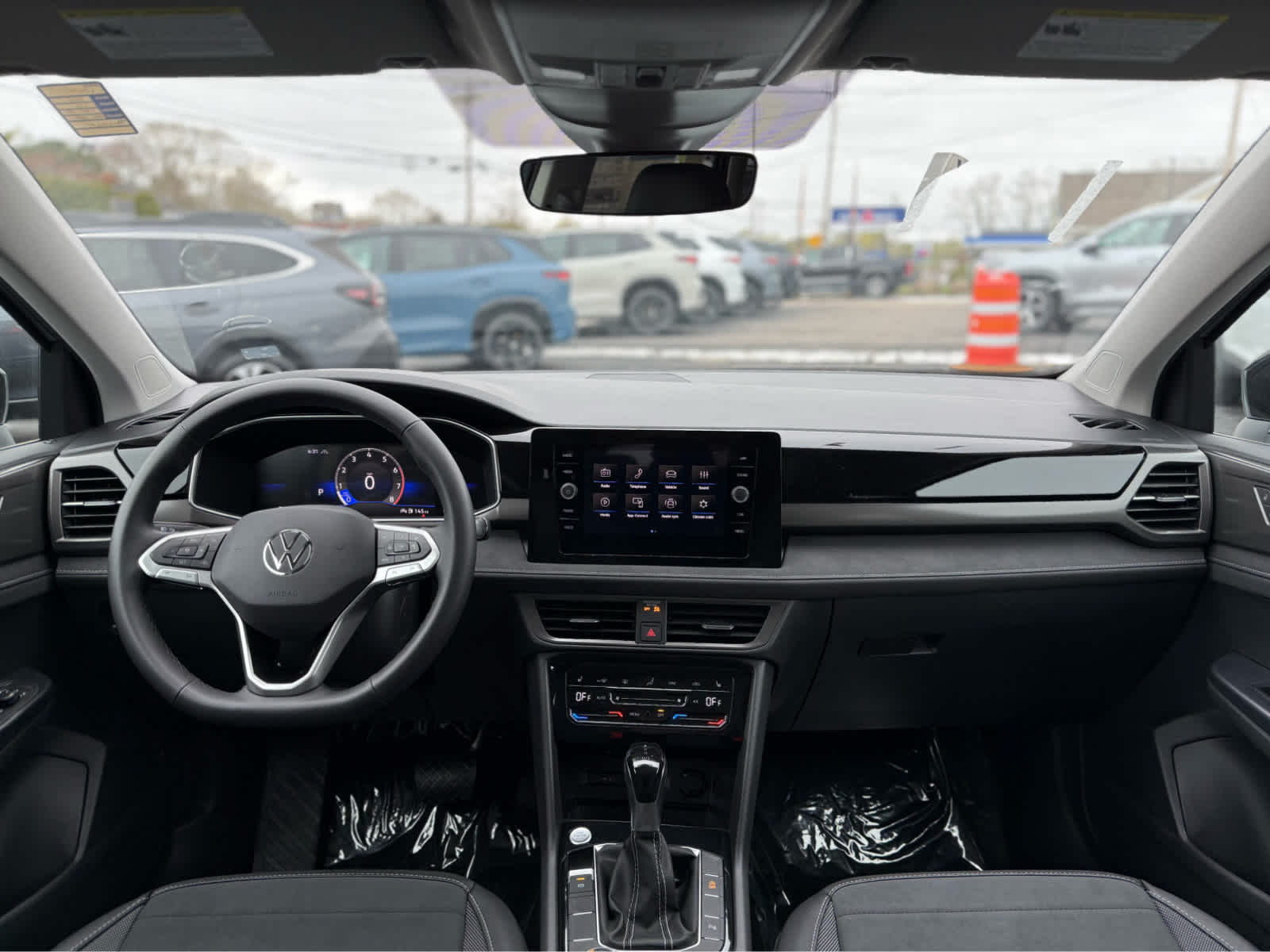 2026 Volkswagen Taos SE Black