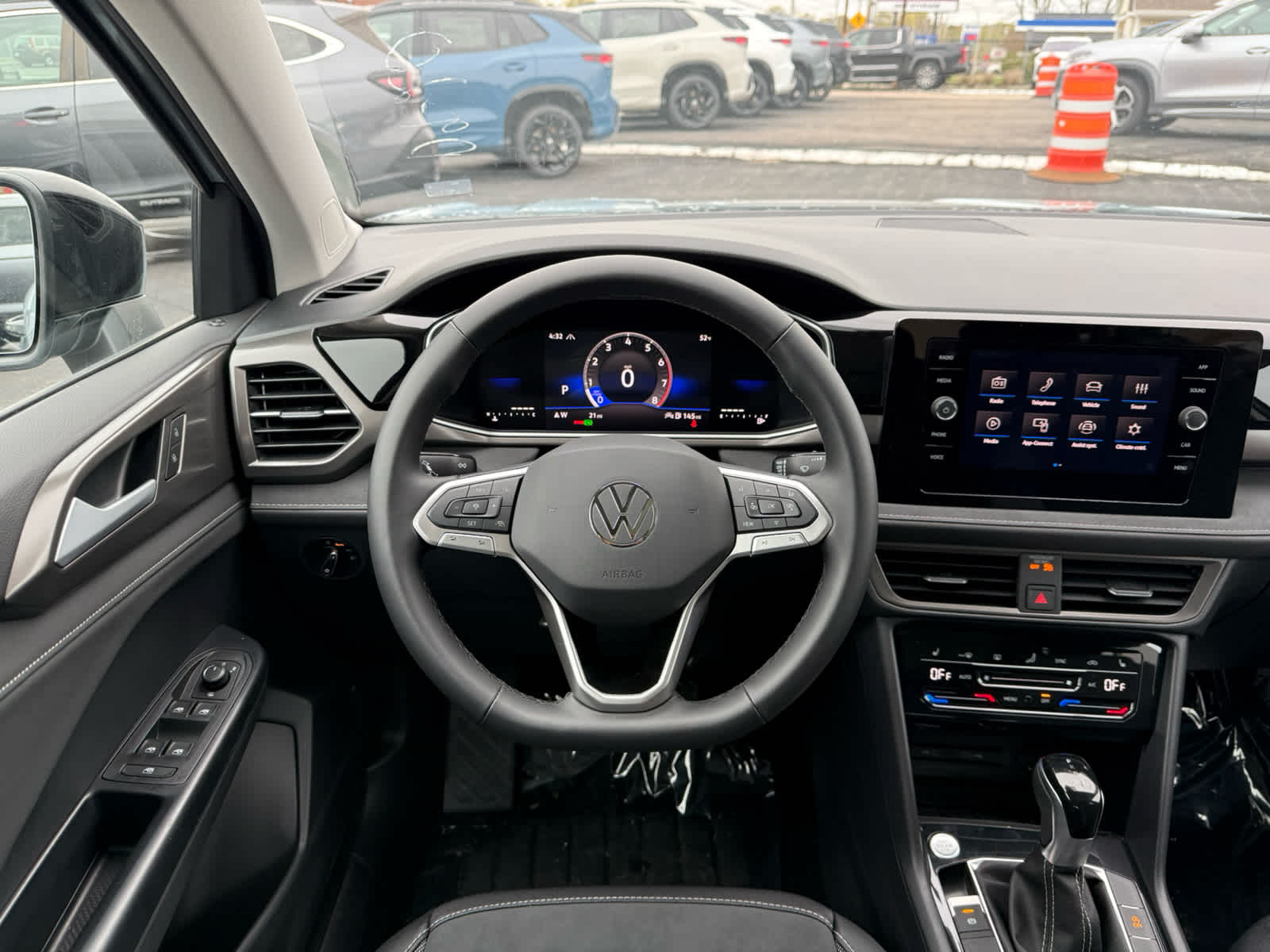2026 Volkswagen Taos SE Black