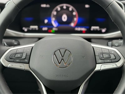2026 Volkswagen Taos SE Black