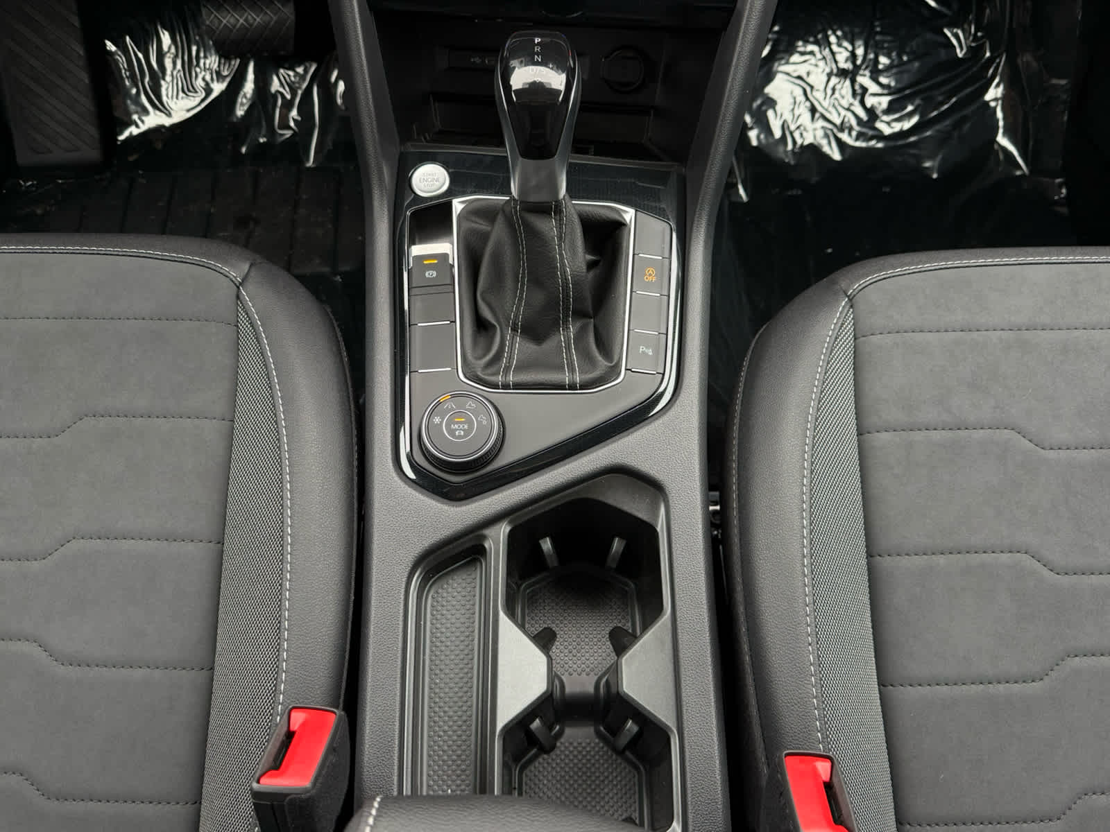2026 Volkswagen Taos SE Black