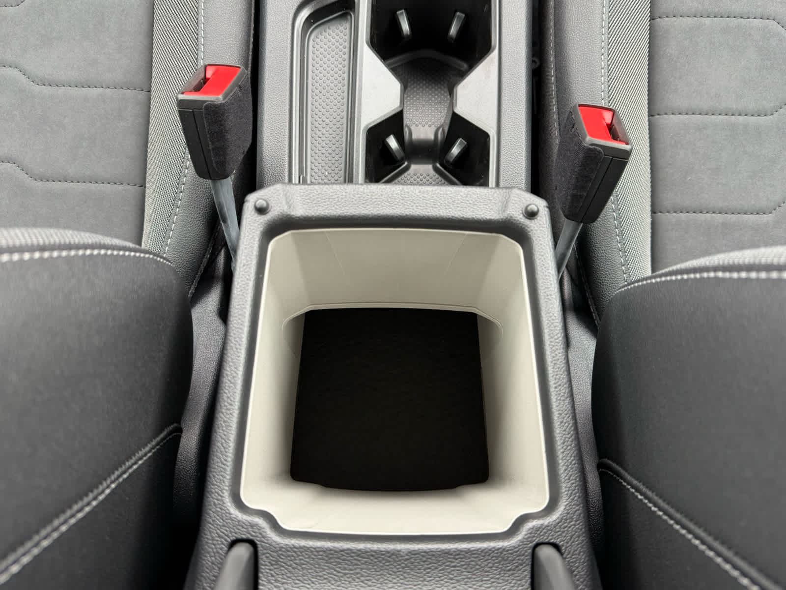 2026 Volkswagen Taos SE Black