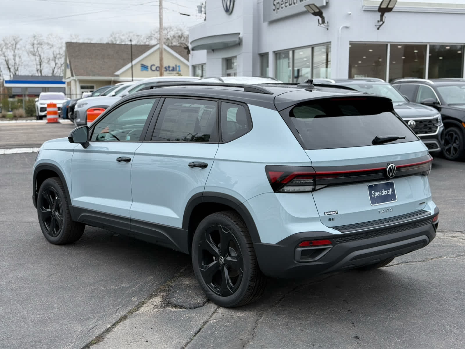 2026 Volkswagen Taos SE Black