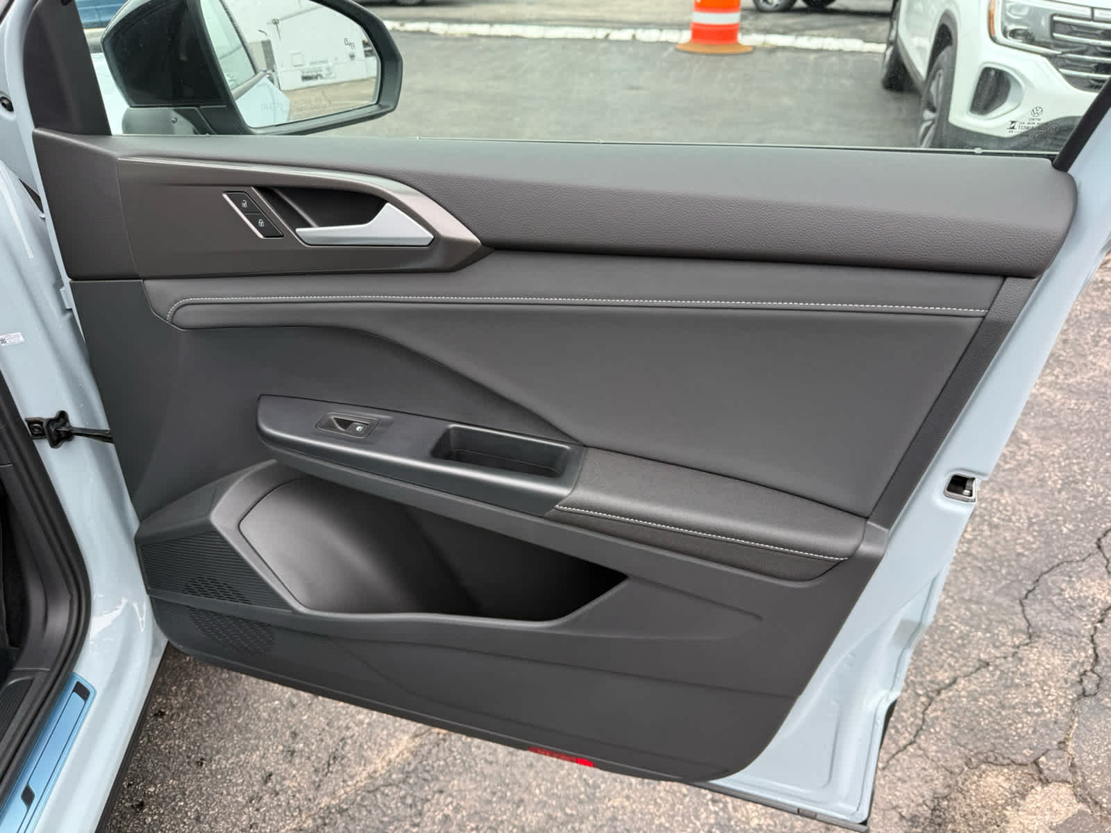 2026 Volkswagen Taos SE Black