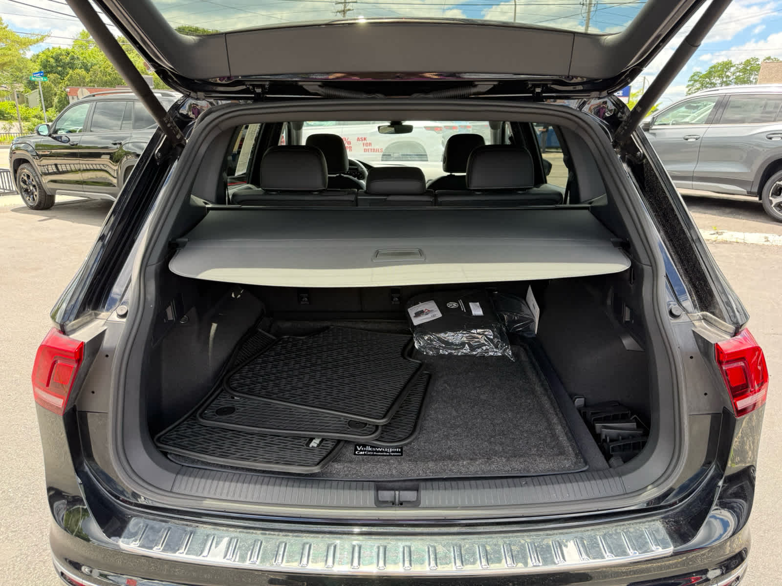 2024 Volkswagen Tiguan SEL R-Line