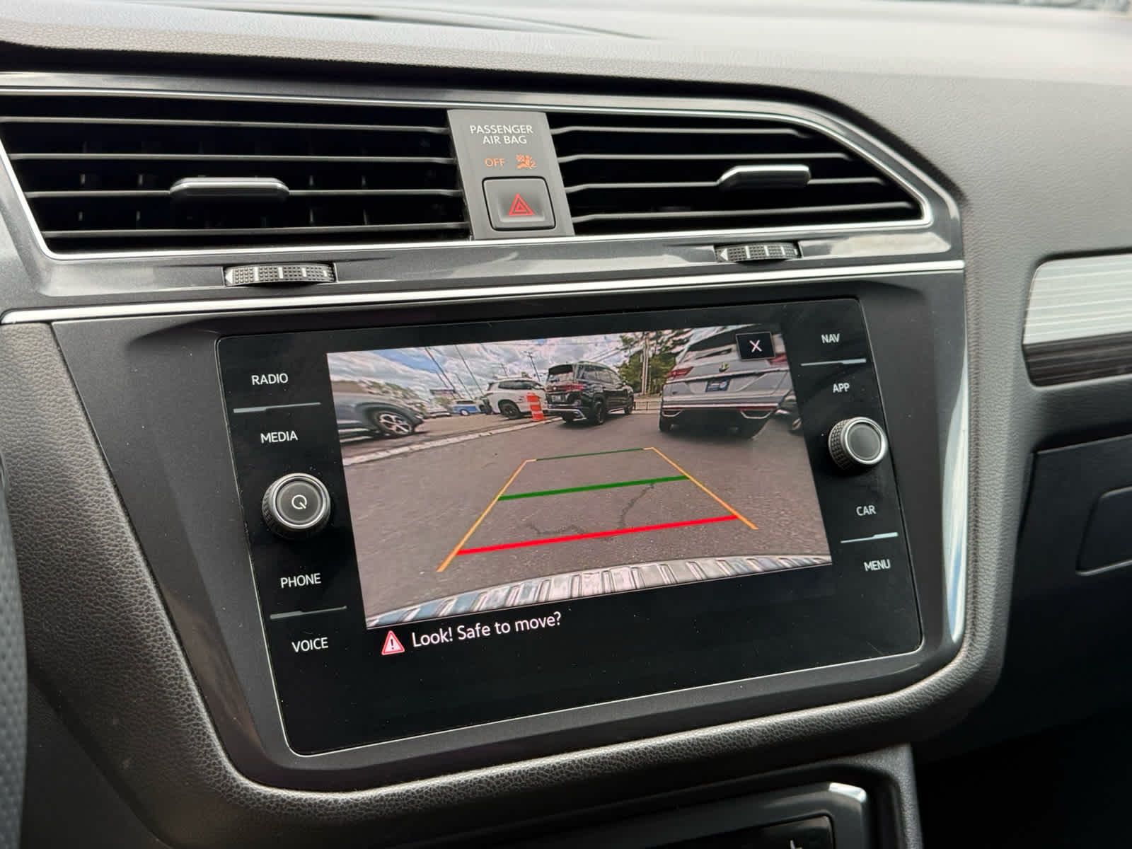 2024 Volkswagen Tiguan SEL R-Line
