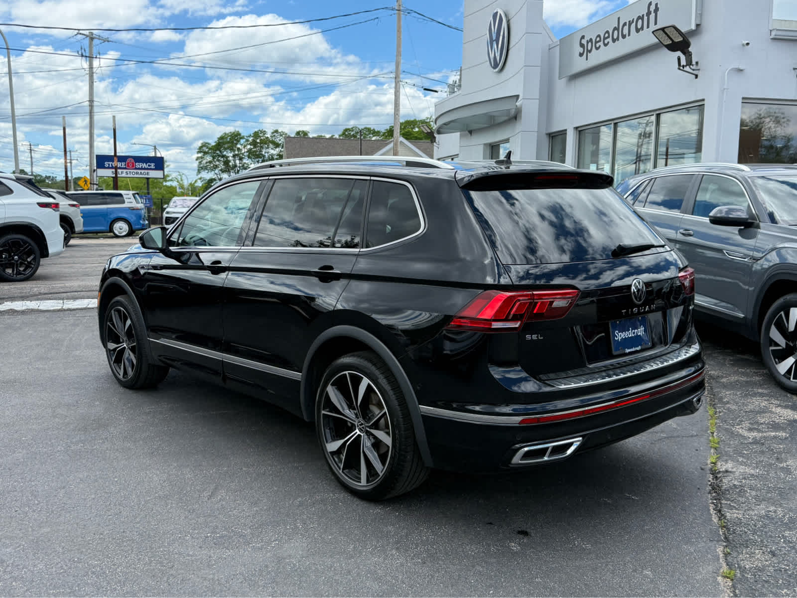 2024 Volkswagen Tiguan SEL R-Line