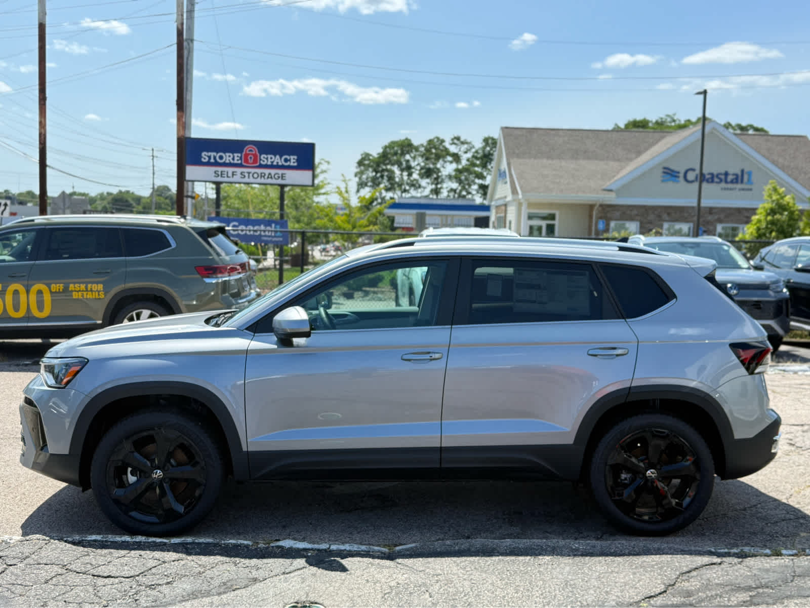 2026 Volkswagen Taos SEL