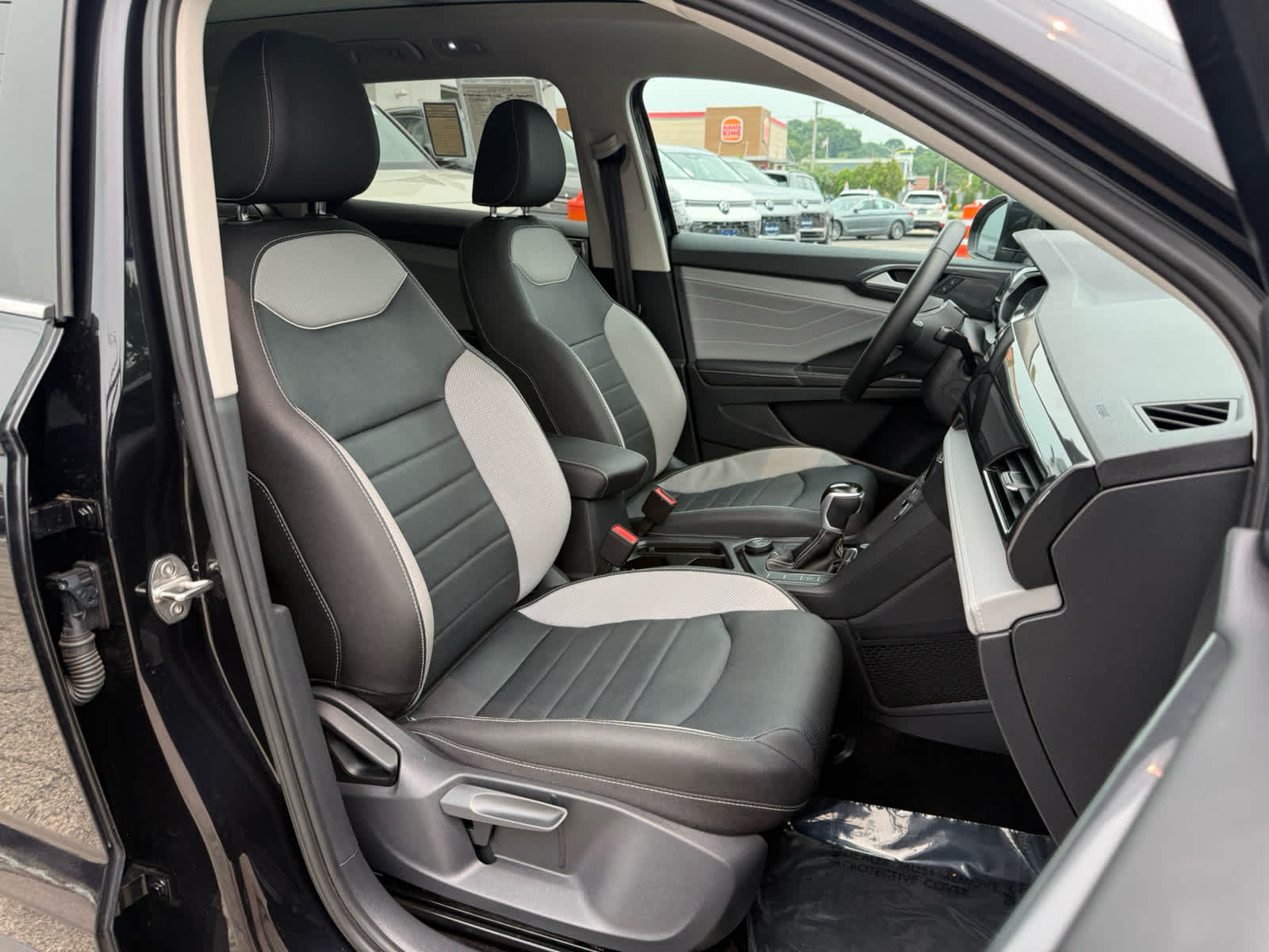 2024 Volkswagen Taos SEL