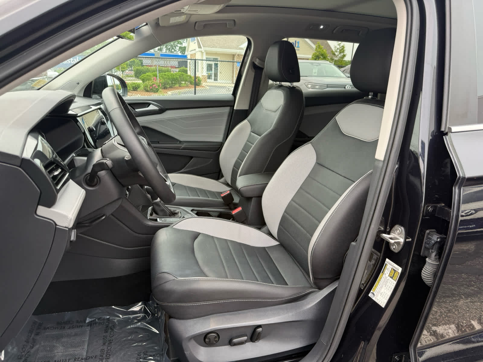 2024 Volkswagen Taos SEL