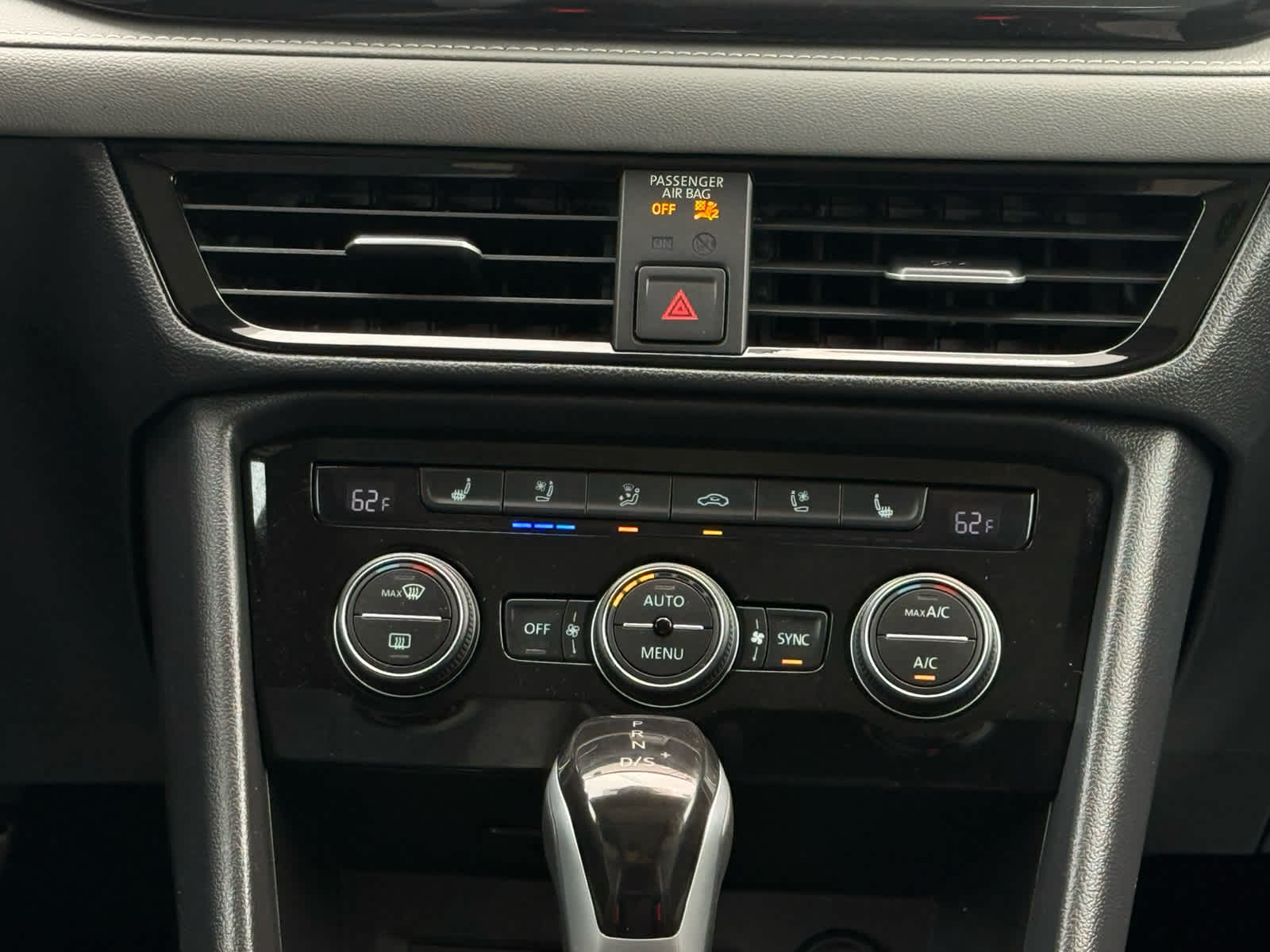 2024 Volkswagen Taos SEL