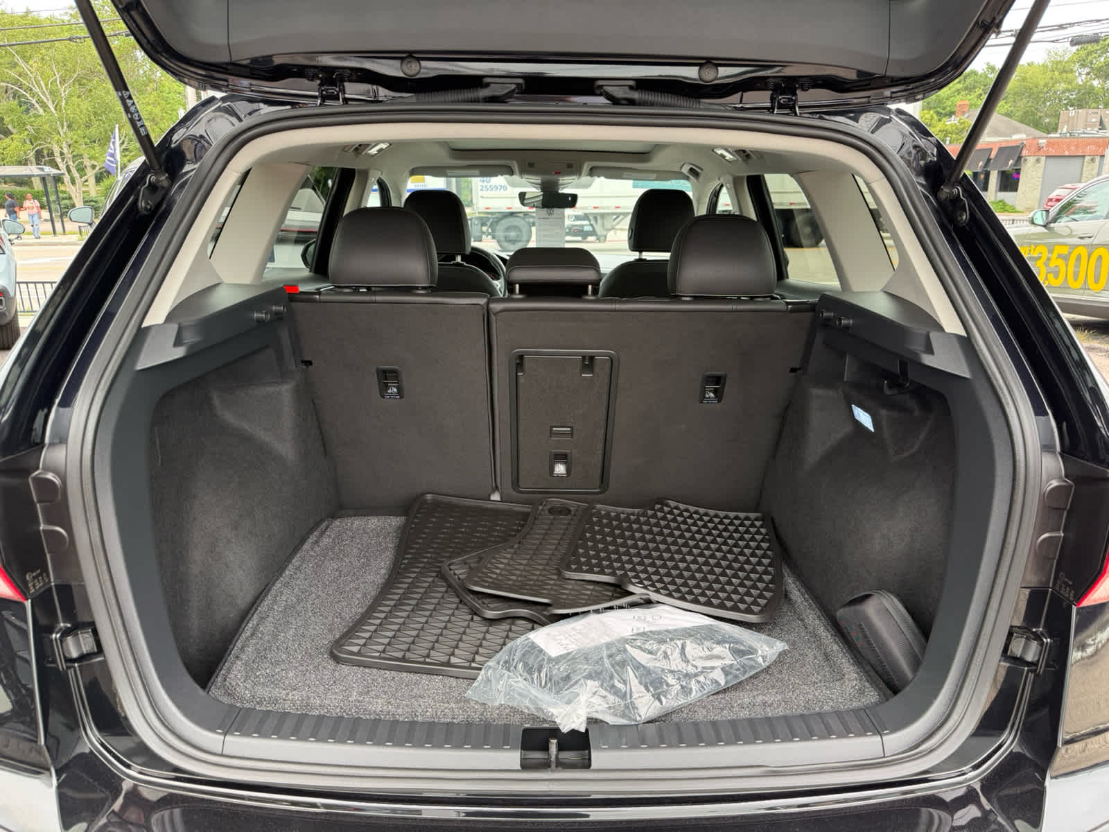 2024 Volkswagen Taos SEL