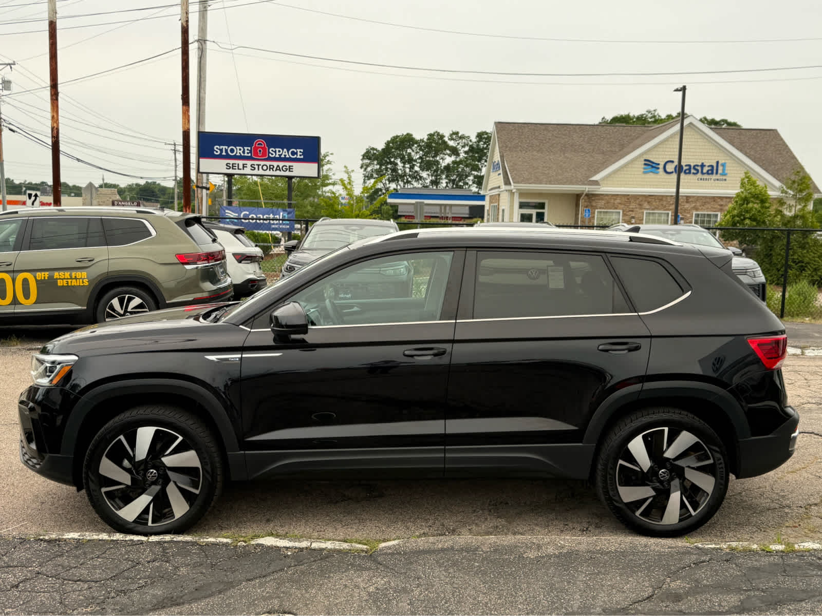 2024 Volkswagen Taos SEL