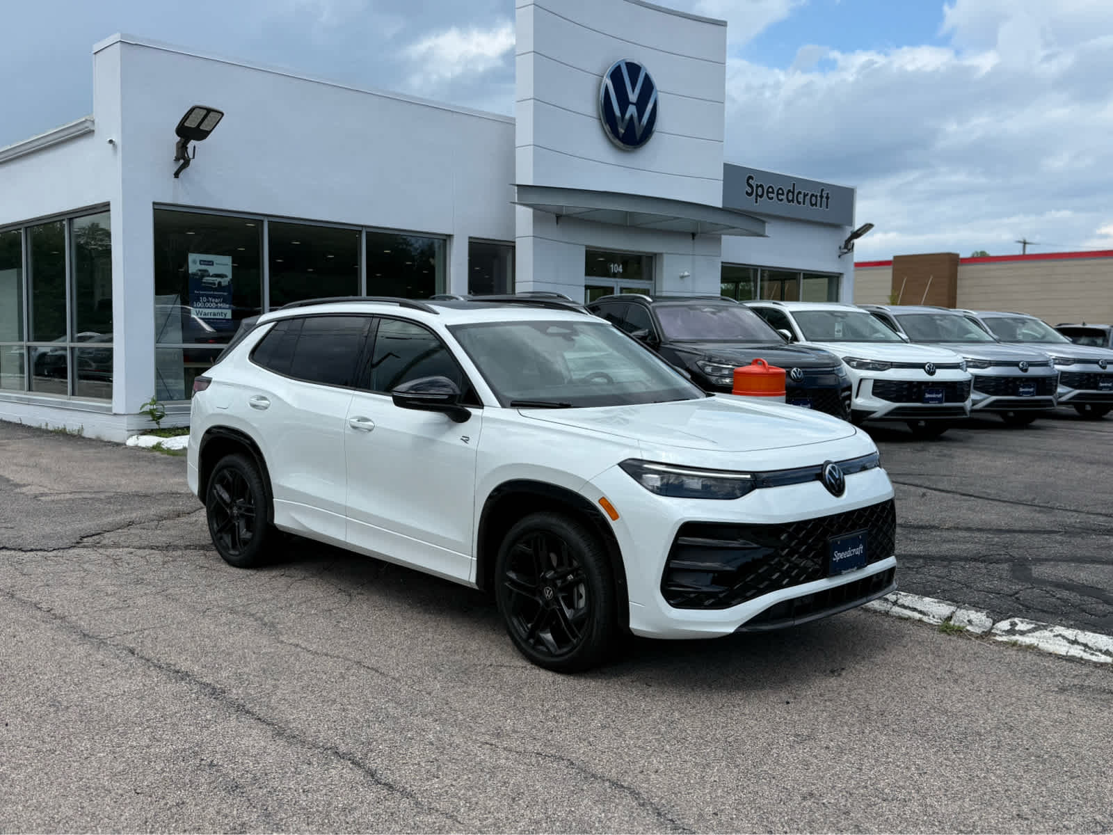 2026 Volkswagen Tiguan SE R-Line Black