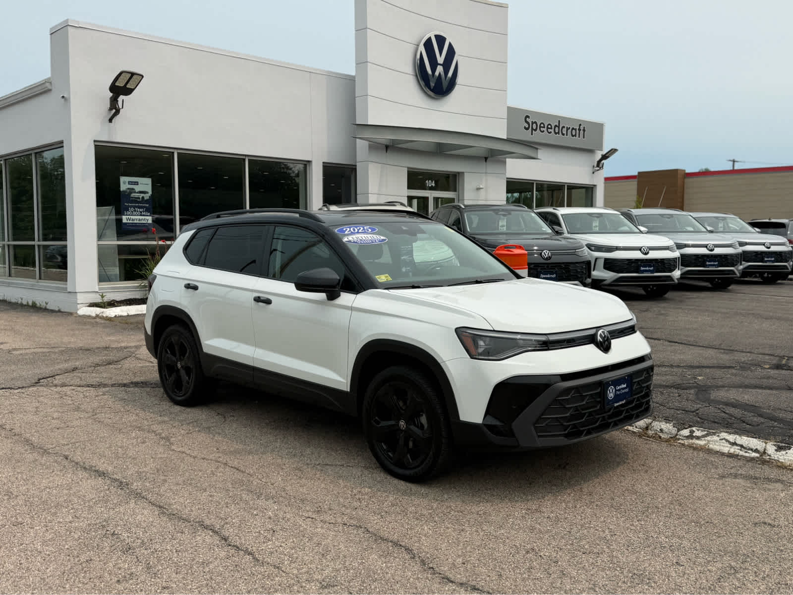2025 Volkswagen Taos SE