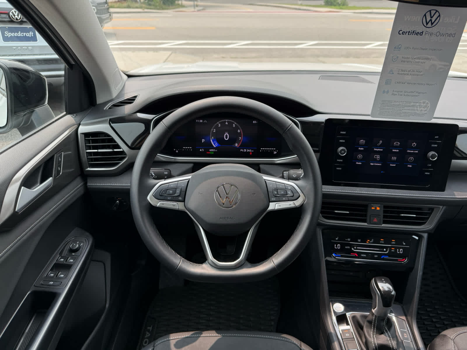 2025 Volkswagen Taos SE