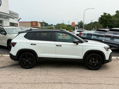 2025 Volkswagen Taos SE
