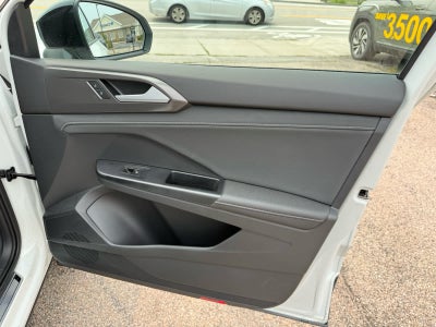 2025 Volkswagen Taos SE