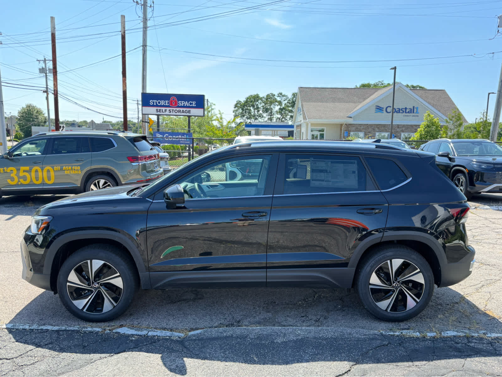 2026 Volkswagen Taos SE