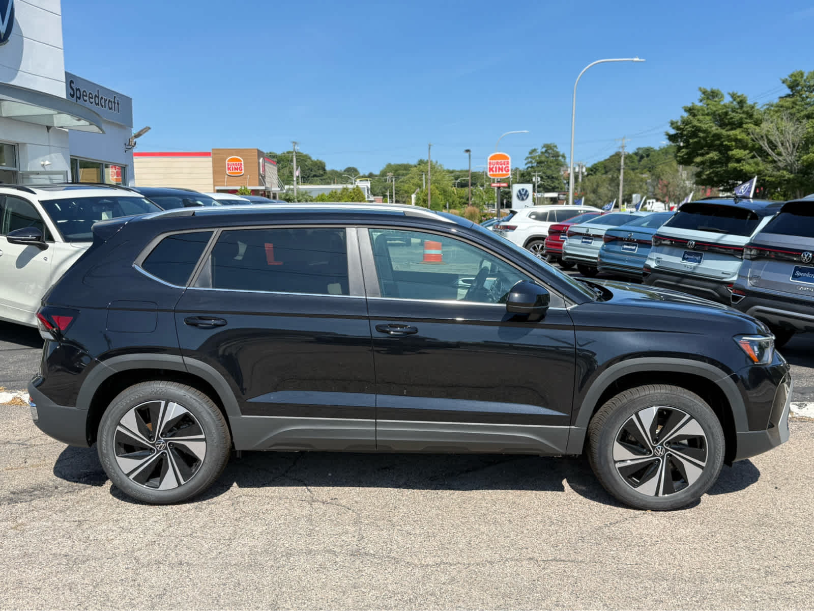 2026 Volkswagen Taos SE